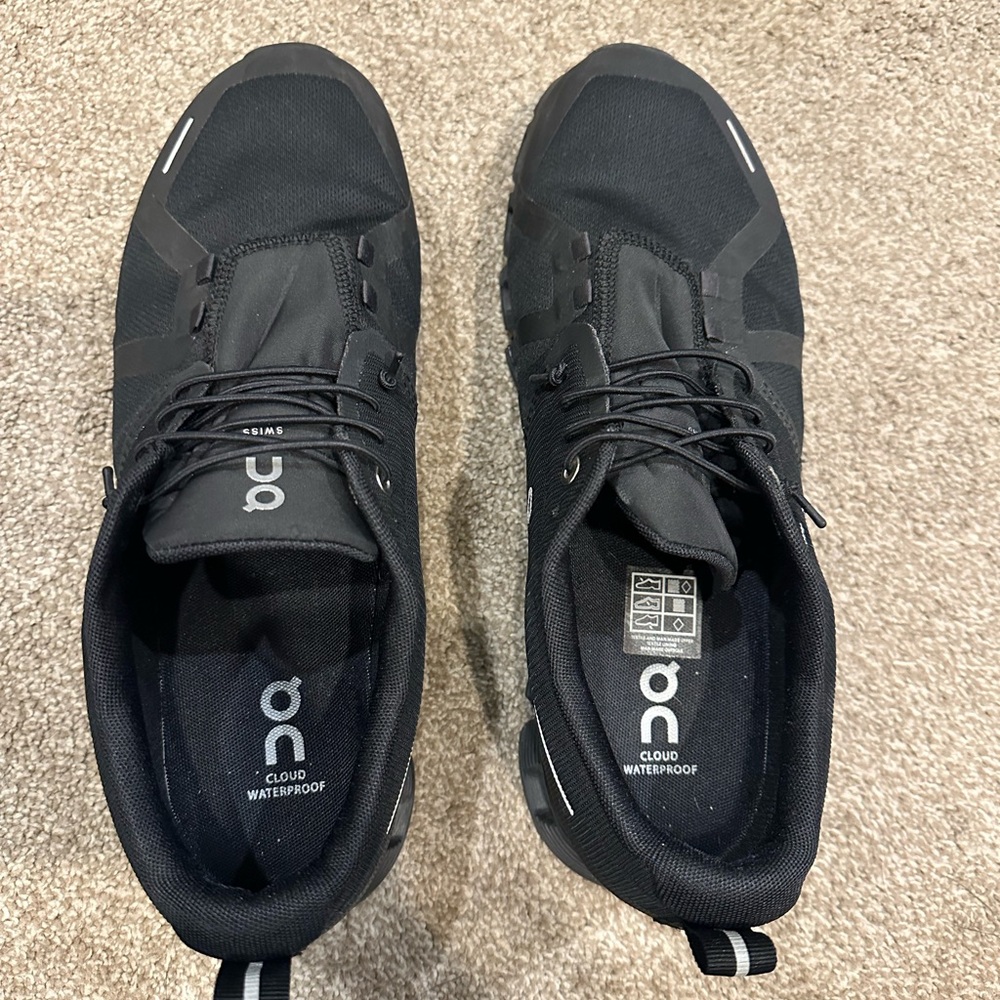 On Running Womens Black Cloud Waterproof Sneakers